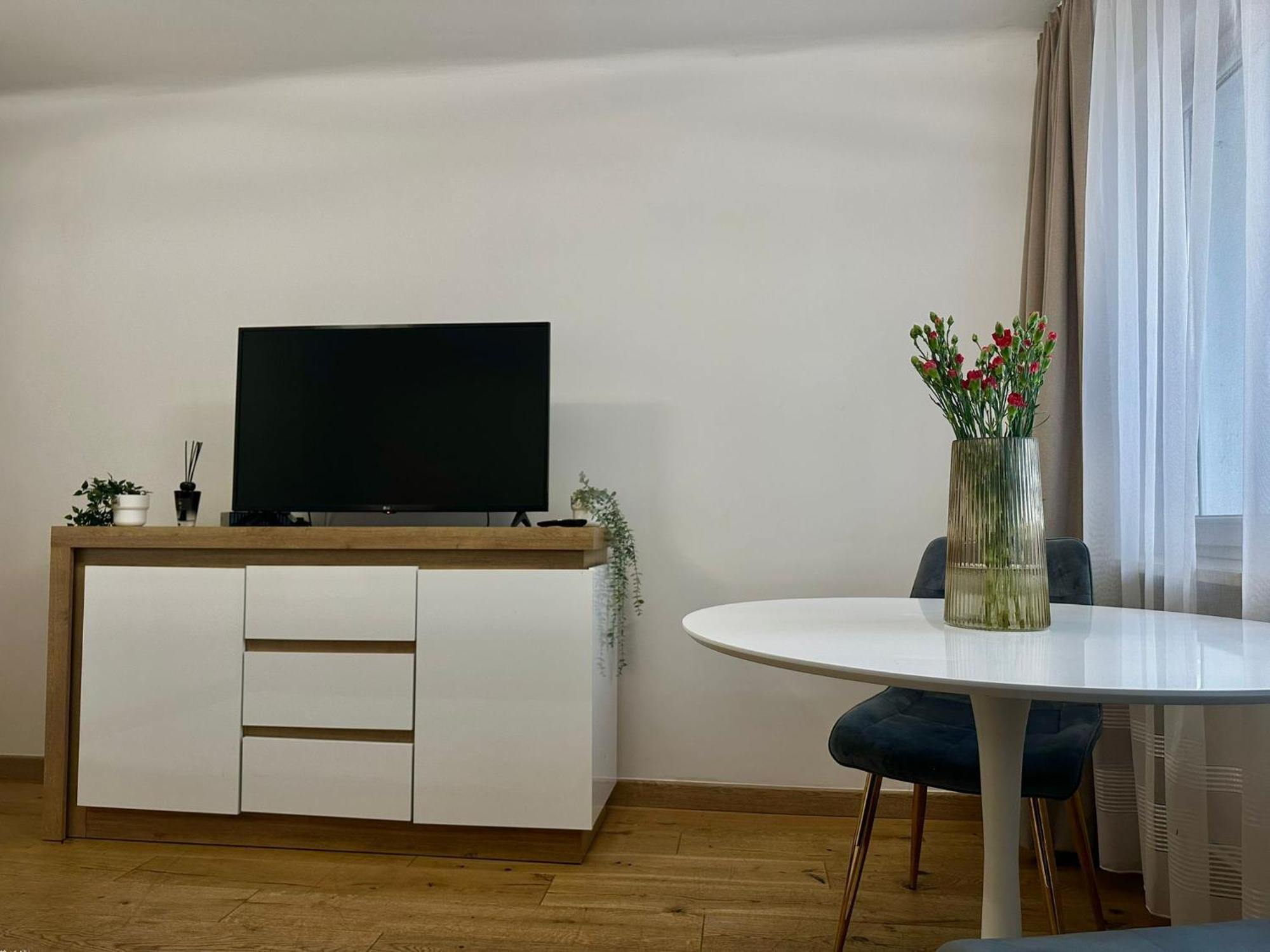 Chmielna 106 - Free Parking - Duzy Balkon Lägenhet Warszawa Exteriör bild